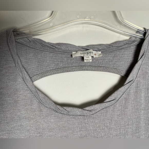 Umgee Women's Keyhole Tank - Picture 10 of 10